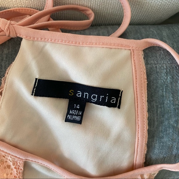 โNWTโ Halter Crochet Peach Dress - Picture 9 of 9